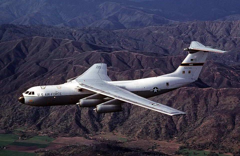 Lockheed C-141 Starlifter