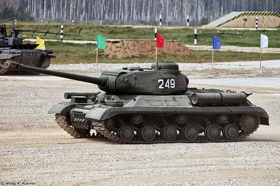 IS-2 (Josif Stalin)