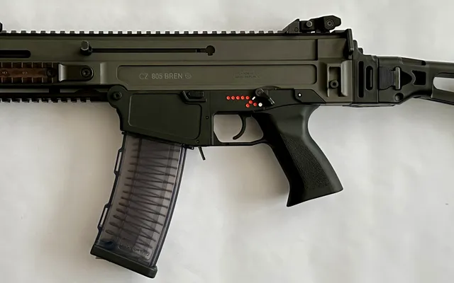 CZ 807